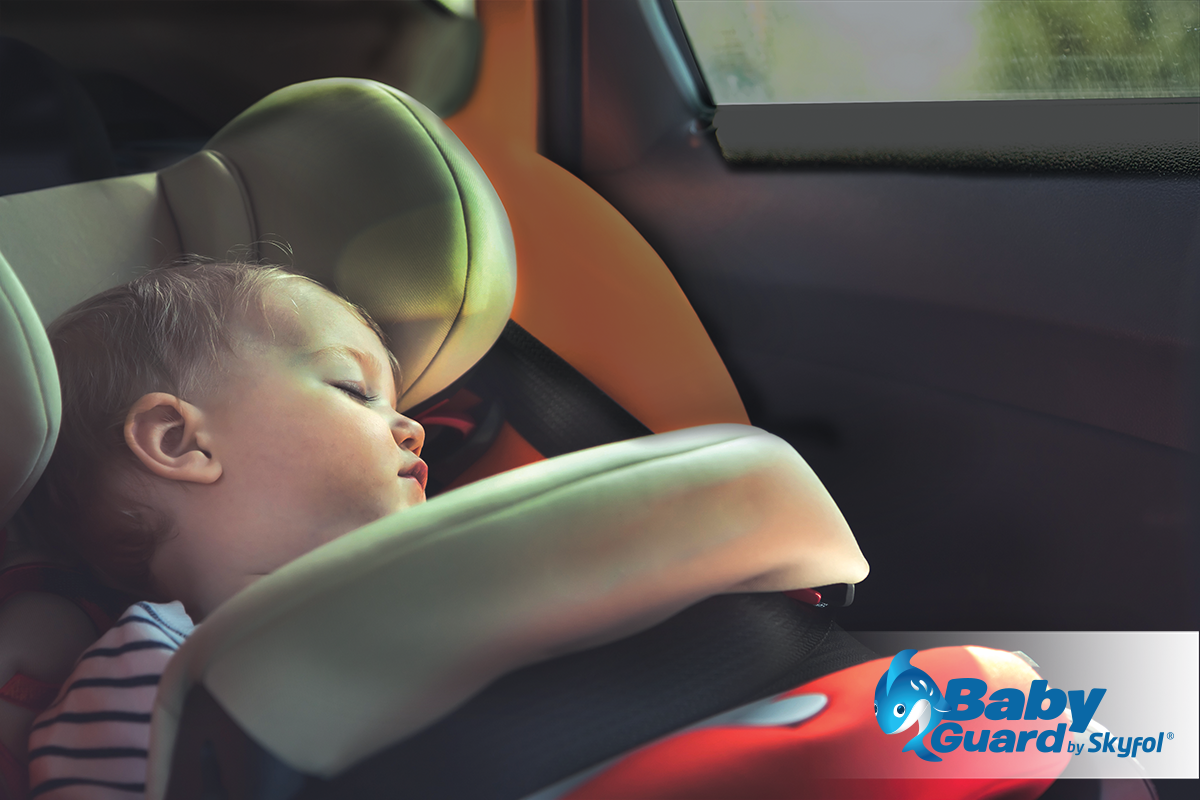 Skyfol BabyGuard: Miért ez a legjobb autóüveg fólia gyermekek és kisállatok mellé?